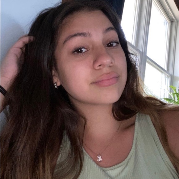 Meet your Posher, Alejandra - Picture 1 of 1